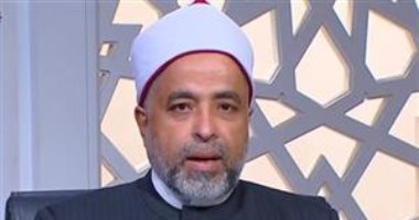 ما حكم من نسي الفاتحة أثناء الصلاة وقرأها بعد السورة؟.. أمين الفتوى يجيب الشيخ إبراهيم عبد السلام