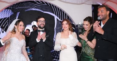الشبكة نيوز : 
                                            رامى صبرى ونجوم الفن فى حفل زفاف ابن أصالة
                                        