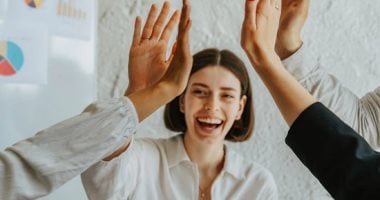 5 أبراج وجودها بيحلي وقت الشغل.. برج الميزان معاك على الحلوة والمرة الأبراج - صورة أرشيفية