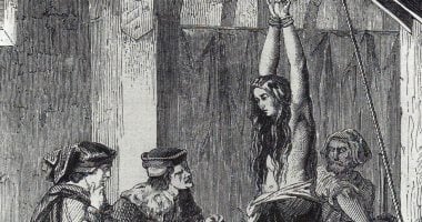 قاضٍ أنقذ الساحرات من المحرقة.. اعرف الأسباب محاكمة النساء الساحرات