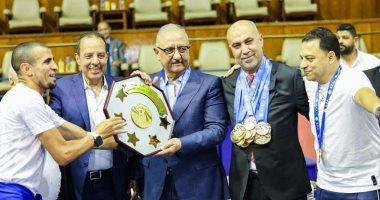الشبكة نيوز : 
                                            البنك الأهلي بطلا لدوري كرة الصالات
                                        
