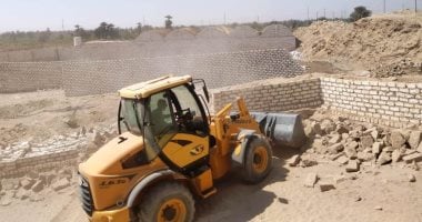 مصرع موظف أثناء مشاركته فى حملة إزالة تعديات بمركز إدفو بأسوان حملة إزالة تعديات