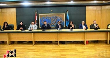 في وداع عادل درة.. تأبين مؤثر ومبادرة لدعم علاج الصحفيين مرضى السرطان.. نقابة الصحفيين تكرم أحد أعمدتها بكلمات الحب ومبادرات الوفاء.. أكرم القصاص يصفه بصائد الانفرادات.. وعلا الشافعي تطلق عليه عمدة الدلتا الصحفي الراحل عادل درة