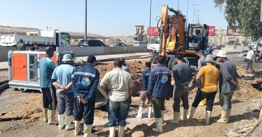 محافظة الجيزة: إنهاء إصلاح كسر خط المياه بمدخل مدينة هضبة الأهرام خلال ساعتين إصلاح كسر خط مياه بمدخل مدينة هضبة الأهرام