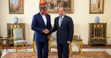 الرئيس السيسى يلتقى برئيس مجموعة البنك الأفريقى للتنمية بحضور وزيرة التخطيط والتعاون الدولى.. الاتفاق على ضرورة استمرار دعم جهود مصر فى تحقيق النمو والإصلاح الاقتصادى وتنفيذ المشروعات المدرجة ببرنامج "نوفّي" السيد الرئيس عبد الفتاح السيسي