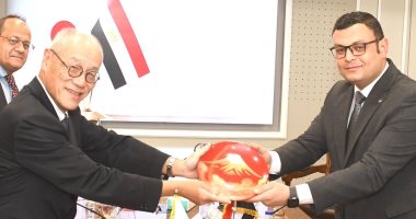 وزير الإسكان يستقبل سفير اليابان لبحث سبل تعزيز التعاون المشترك بين البلدين جانب من اللقاء