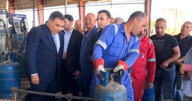 محافظ الدقهلية يحيل الإدارة المسئولة عن تشغيل محطة الغاز للنيابة جانب من الجولة