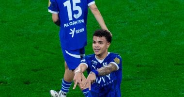 الشبكة نيوز : 
                                            الهلال يكتسح العروبة برباعية ويواصل مطاردة لقب الدوري السعودي.. فيديو
                                        