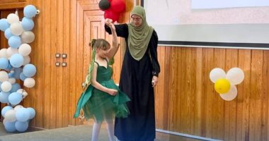 "ديفيليه ملابس الأطفال" بكلية التربية النوعية بكفر الشيخ.. الطالبات والطلاب: تعلمنا تصميم الملابس والموديلات المتعددة وتبنينا مشروعات خاصة بنا.. رئيس الجامعة: نعمل على تأهيل الطلاب والطالبات لسوق العمل.. صور استخدام خامات البيئة لتصميم الفساتين