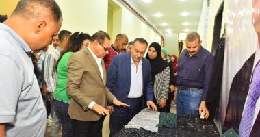 محافظ أسيوط يتابع تدريب 60 فتاة على صناعة "التللى" بالمجمع الحرفى بساحل سليم جانب من زيارة المحافظ