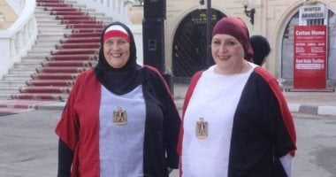 قصة عشق تيريزا كلارك وشقيقتها باربرا البريطانيتين للأقصر.. وفاة الشقيقة الكبرى ودفنها في دير الشايب بمدينة طيبة.. جدهما شارك في الحرب العالمية الثانية.. أحبتا الأقصر بعد دخول معرض لمقتنيات توت عنخ آمون.. صور تيريزا كلارك أشهر أجنبية مقيمة فى الأقصر مع شقيقتها باربرا