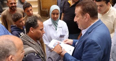 محافظ المنوفية يفاجئ عيادة الشهداء الشاملة للتأمين الصحى لمتابعة انتظام العمل جانب من الجولة