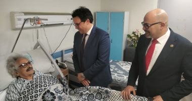 وزير الثقافة يزور الروائى الكبير صنع الله إبراهيم وزير الثقافة يزور الروائى الكبير صنع الله إبراهيم