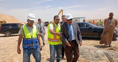 وزير الكهرباء يتفقد تنفيذ أعمال برجى قناة السويس ومسار خط الربط المصرى السعودى الدكتور محمود عصمت وزير الكهرباء والطاقة المتجددة