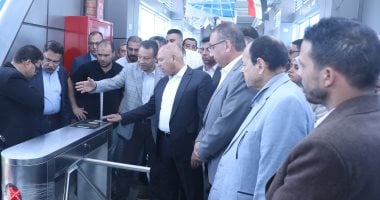 نائب رئيس الوزراء يتفقد محطات الأتوبيس الترددى ويستقل حافلة.. صور وزير النقل يتفقد محطات الأتوبيس الترددي