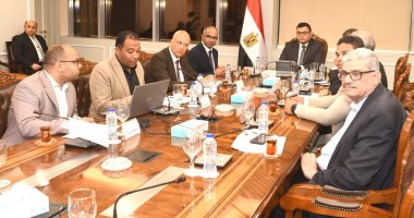 وزير الإسكان يتابع منظومة مياه الشرب بمدن شرق وغرب القاهرة استعدادا لفصل الصيف