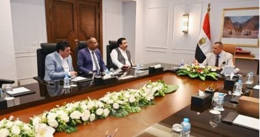 محافظ جنوب سيناء يستقبل وفد "الجبهة" و يؤكد: المواطن السيناوى أولوية د. خالد مبارك محافظ جنوب سيناء وفدًا من أمانة حزب الجبهة الوطنية