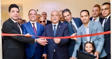 رئيس النيابة الإدارية يفتتح مقر جديد بـ"ساقلتة".. ويهدى درع الهيئة لنائب المحافظ رئيس هيئة النيابة الإدارية