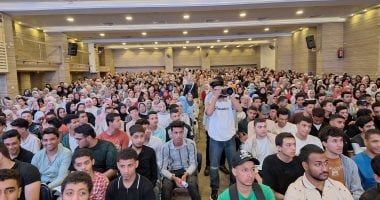 تعليم سوهاج تواصل تقديم المحاضرات المجانية لطلاب الثانوية العامة.. صور