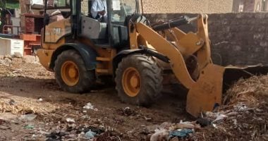 رفع 100 طن قمامة ومخلفات بـ8 قرى بمركز سوهاج رفع 100 طن قمامة ومخلفات