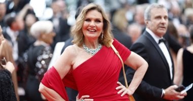 الشبكة نيوز : 
                                            يسرا تتألق في مهرجان كان السينمائي.. صور جديدة من السجادة الحمراء  
                                        