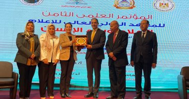 نقيب الإعلاميين: سيطرنا على فوضى الإعلام ونطوّر الرسالة ونرفع كفاءة الإعلاميين الدكتور طارق سعده نقيب الإعلاميين وعضو مجلس الشيوخ