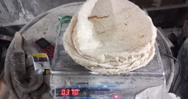 محافظ الدقهلية يضبط مخبزا يجمع الخبز ويتلاعب بوزن الرغيف