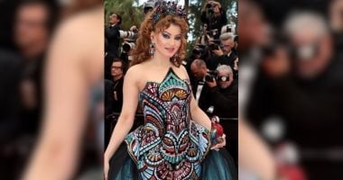 الشبكة نيوز : 
                                            أورفاشي راوتيلا تحمل حقيبة على شكل بغباء بـ 5495 دولارا فى كان السينمائى
                                        
