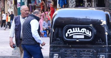التحفظ على سيارات بدون لوحات معدنية ودراجات بخارية مخالفة بحى المنتزه بالإسكندرية التحفظ على تكاتك مخالفة بحى المنتزه بالإسكندرية