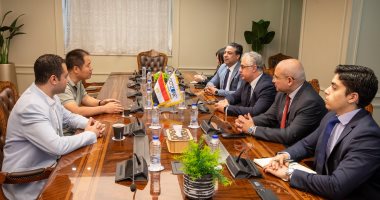 "اقتصادية قناة السويس" توقع عقد مشروع شركة كينليد الصينية لإنتاج مواد التغليف