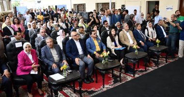 وزير الرياضة ومحافظ القليوبية يفتتحان معمل الابتكار بمركز شباب المنشية ببنها
