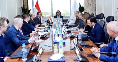 وزير التموين يترأس اجتماعا لمتابعة السلع منذ دخولها الموانئ حتى وصولها للمستهلك جانب من الاجتماع