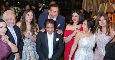 الشبكة نيوز : 
                                            خالد زكي ورانيا فريد شوقي ومنال سلامة ووئام مجدى فى حفل زفاف ابنة أمل رزق
                                        