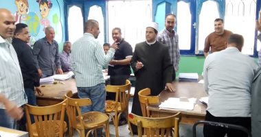 رئيس منطقة الإسماعيلية الأزهرية يتابع أعمال كنترول الشهادة الابتدائية. 