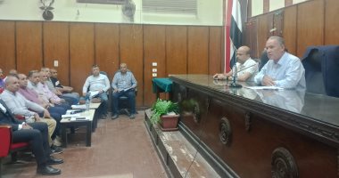 وكيل التعليم بأسيوط يعقد اجتماعاً لمناقشة الاستعداد لامتحانات الفصل الدراسى الثانى