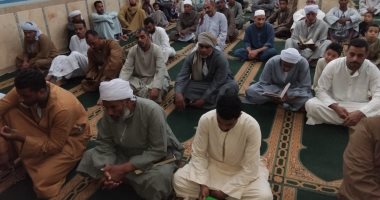 قوافل دعوية ومقارئ للجمهور فى مساجد قرية العباسية بأسوان