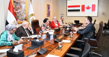 وزيرة البيئة: مصر وكندا شريكان فى العمل البيئى والتعاون للخروج بإطار عمل عالمى وزيرة البيئة خلال لقاء السفير الكندي بالقاهرة