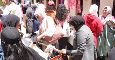 ضم 400 قطعة ملابس.. إعلام القاهرة تنظم المعرض الخيرى السنوى للملابس