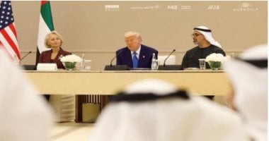 ترامب والشيخ خالد بن محمد بن زايد خلال حوار الأعمال الأمريى الإماراتى 