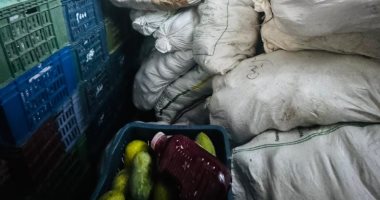 ضبط 7 أطنان مانجو وفراولة وعصائر وأيس كريم بمحل تجهيز وتعبئة العصائر في بنها عصائر باهظة