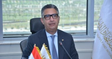 تخفيض سعر الدواجن المجمدة بمنافذ المجمعات الاستهلاكية للمرة الثالثة وطرح الكيلو بـ110 جنيهات.. ووزير التموين يوجه بزيادة ضخ اللحوم الطازجة لتلبية احتياجات المواطنين.. وطرح الخراف الحية للأضاحى الثلاثاء الدكتور شريف فاروق وزير التموين والتجارة الداخلية