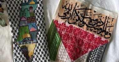 الشبكة نيوز : 
                                            بلادها بتجرى فى دمها.. الفلسطينية سماح تبدع بتطريز رسومات مستوحاة من التراث
                                        