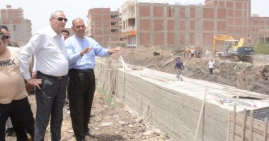 محافظ الغربية يتفقد مشروع تطوير طريق جسر مصرف الزهار ويراجع مستوى النظافة محافظ الغربية يتابع المشروعات