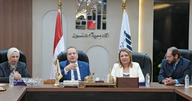 رئيس الهيئة القومية لجودة التعليم: الفنون قوة مصر الناعمة في كل العصور الدكتورة غادة جبارة رئيس أكاديمية الفنون والدكتور علاء عشماوي رئيس الهيئة القومية