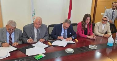 محافظ الوادى الجديد يوقع بروتوكول "إحياء مشروعات تسمين الماشية"