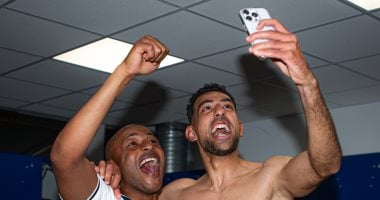 الحلم نيوز : 
                                            كوكا يحتفل ببقاء لوهافر فى الدوري الفرنسي.. فيديو
                                        