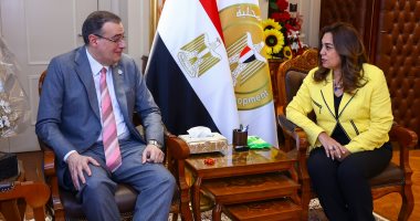 وزيرة التنمية المحلية تبحث مع رئيس المركزى للتنظيم والإدارة مجالات التعاون