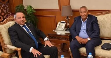 محافظ بورسعيد وكامل أبو على 