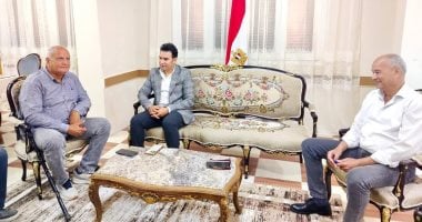 مدير رياضة دمياط يستقبل رئيسى نادى الزرقا والشباب لمناقشة تطوير الأندية جانب من اللقاء