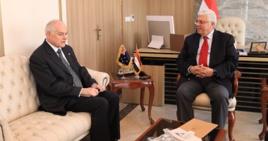 وزير التعليم العالى يبحث تعزيز التعاون مع سفير أستراليا بالقاهرة